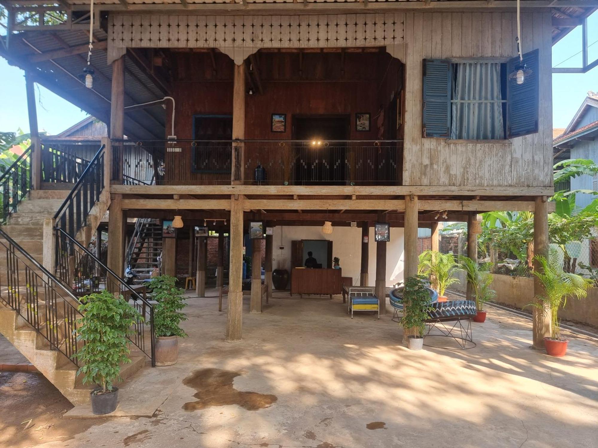 Discover Kratie Homesetay Exteriör bild